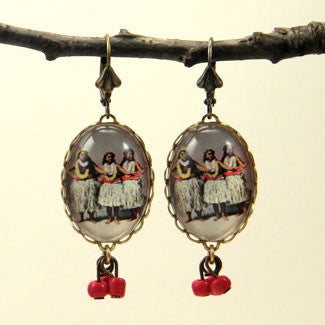 Hula Girls - The Hawaiian Island Dance Earrings