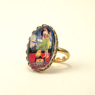 Honolulu Broom - Vintage Hawaiian Ad Illustration Petite Ring
