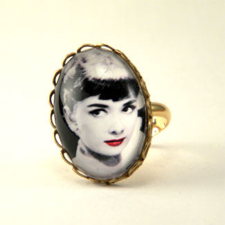 Audrey Hepburn Petite Ring